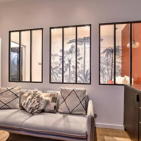 New ! Charming 1br In 15 *