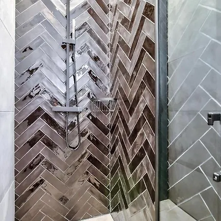 Lägenhet New ! Charming 1br In 15 *