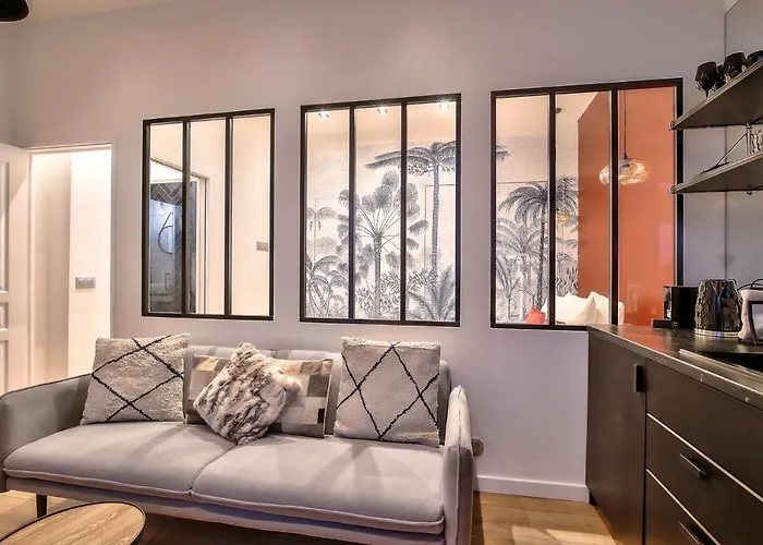 New ! Charming 1br In 15 *